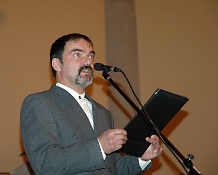 Vladimír Hauser recituje